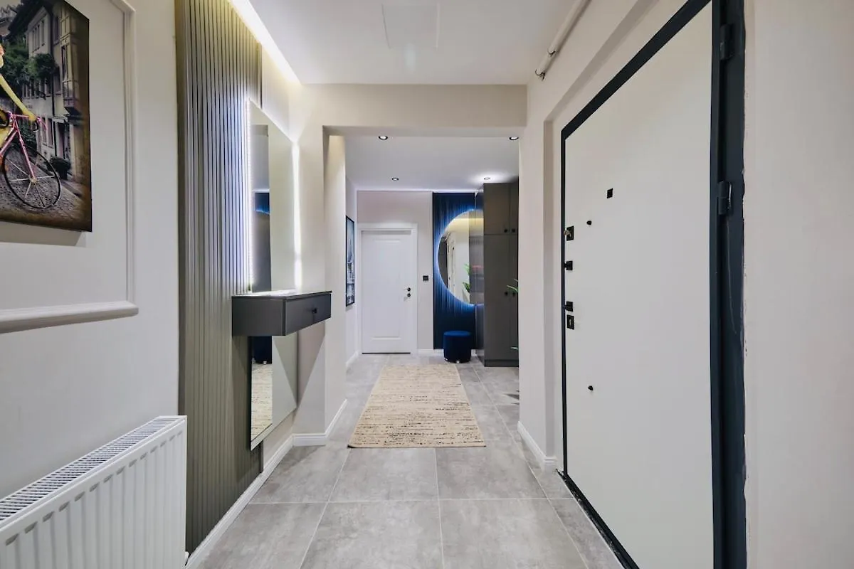 Taksim Square 1 plus 1 fully equipped air conditioned luxury apartment イスタンブール 0*,  トルコ