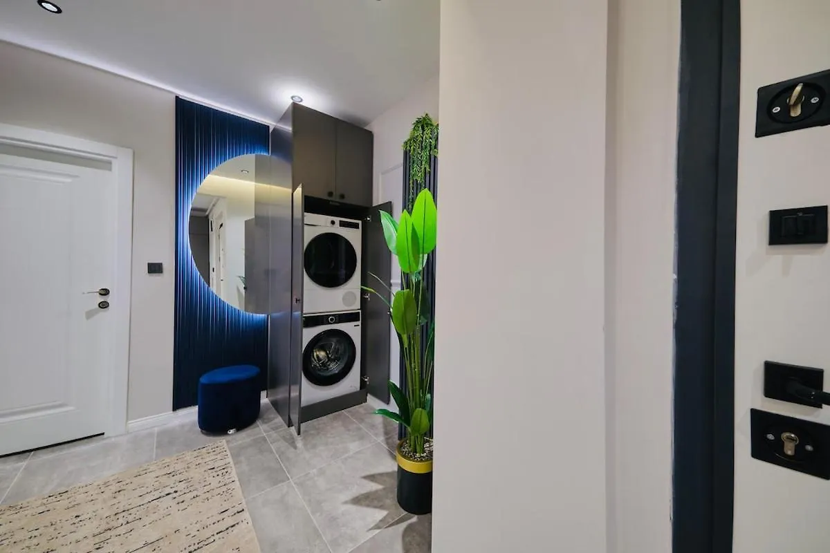 Taksim Square 1 plus 1 fully equipped air conditioned luxury apartment イスタンブール 0*,  トルコ