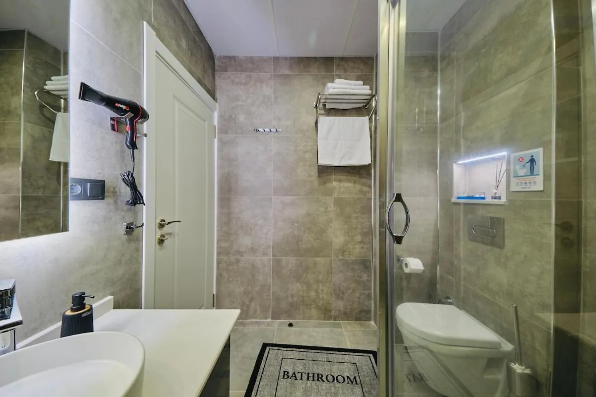 Taksim Square 1 plus 1 fully equipped air conditioned luxury apartment イスタンブール トルコ