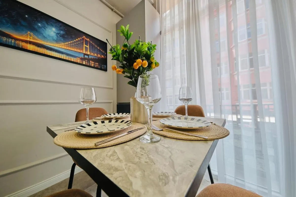 Taksim Square 1 plus 1 fully equipped air conditioned luxury apartment İstanbul Türkiye
