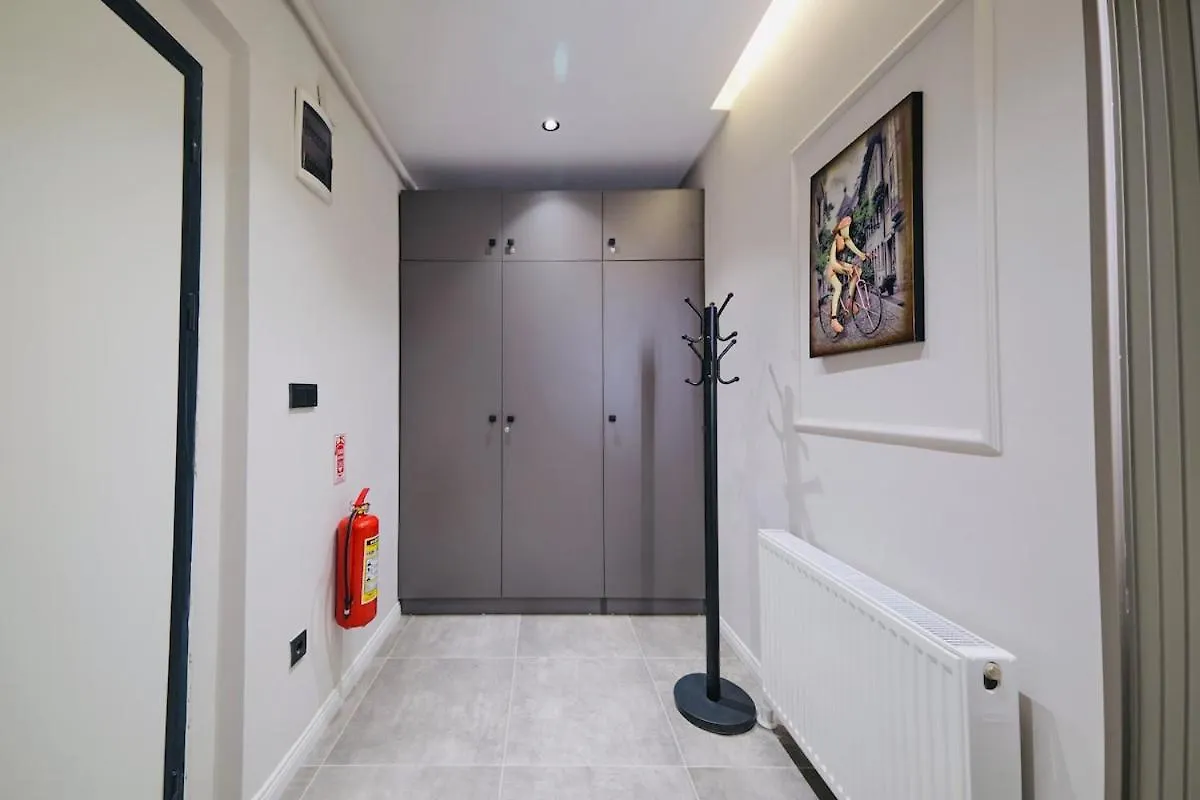 Taksim Square 1 plus 1 fully equipped air conditioned luxury apartment İstanbul