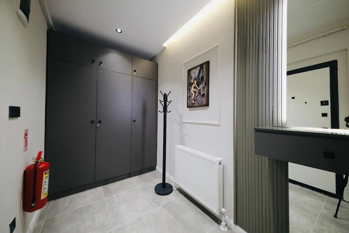 Taksim Square 1 plus 1 fully equipped air conditioned luxury apartment İstanbul